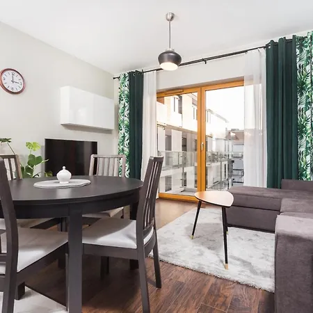 Of The Kings - Leaf Apartment