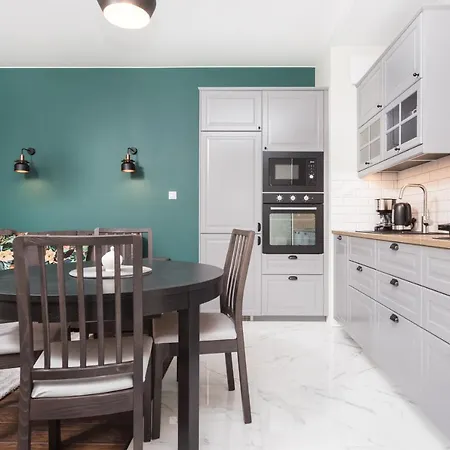 Of The Kings - Leaf Apartment *