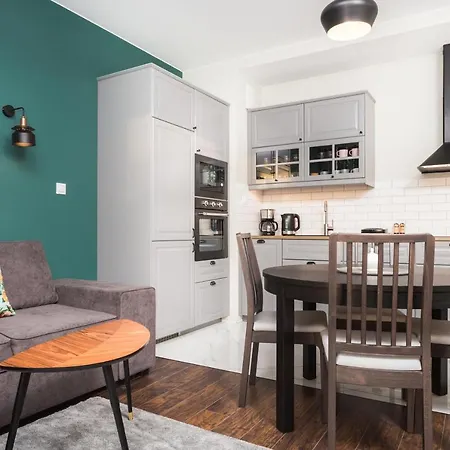 Of The Kings - Leaf Apartment *