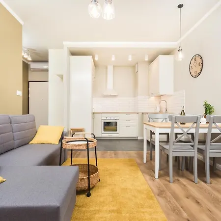 Of The Kings - Leaf Apartment